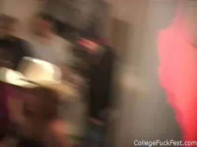 Fresh coed slut fucks college frat guy - sunporno.com