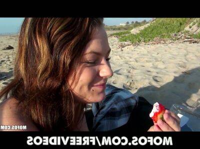 Beautiful brunette amateur sucks and fucks at the beach - sunporno.com