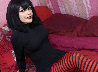 Goth teen Mavis riding dick hard and climaxing - Part 3 - sunporno.com