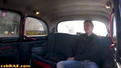 Cute euro cabbie pussyeaten before sideways sex on backseat - sunporno.com