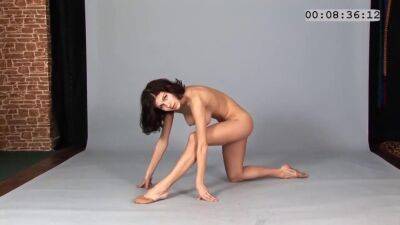 Amazing Italian Stretching while posing - sunporno.com - Italy