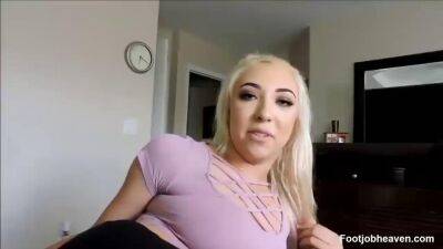 Blonde Give Hot Footjob To Lucky Boyfriend - sunporno.com - Usa