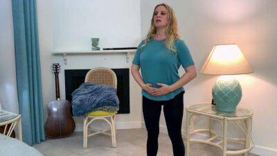 Stepson helps stepmom make an exercise video - sunporno.com - Denmark