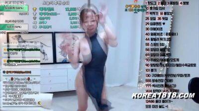 Dancing with Floppy Korean Tits!!! - sunporno.com - North Korea