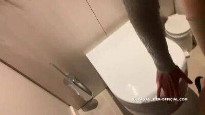 A guy follow Clea Gaultier in the club's restroom - sunporno.com - France