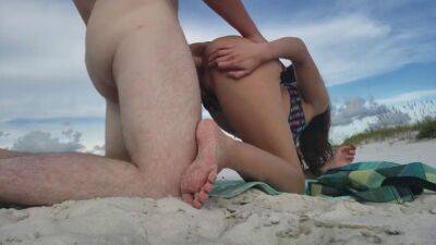 Sex on the beach (public Creampie ) xhamster.com - sunporno.com - Usa