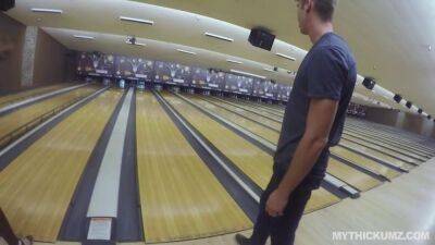 Thicc Brandi switches bowling balls for real ones - sunporno.com