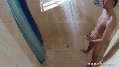 sex in the shower - sunporno.com