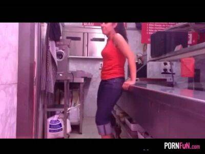 Dude convinces his colleague for a quickie in the kitchen - sunporno.com