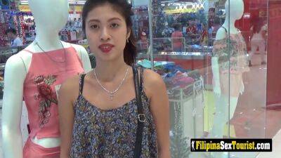 Hairy teen Filipina Yassi in amateur POV travel video of horny caucasian - sunporno.com - Philippines