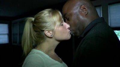 Blonde has her first-time experience with black guy - sunporno.com