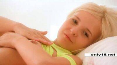 Monroe - Orgasm 18 years Petite Monroe - sunporno.com