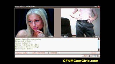 Stunning CFNM blonde watches naked guy cum on webcam - sunporno.com