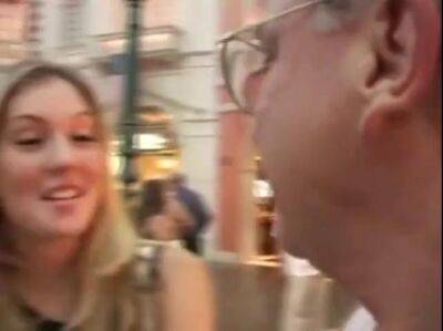 Old rich man fucking a young pussy - sunporno.com