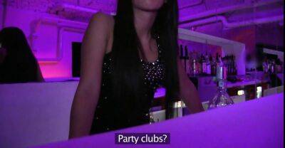 Night club chick gets fucked behind a bar for cash - sunporno.com