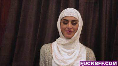 Muslim besties dirty bachelorette party with a stripper - sunporno.com