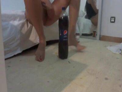 She takes this bottle in her wet vagina hole - sunporno.com