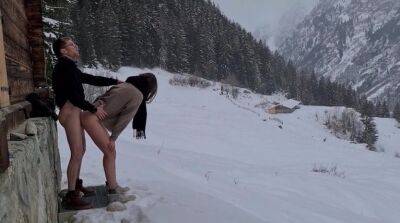 Couple enjoys hidden passionate lovemaking during winter mountain trip - sunporno.com