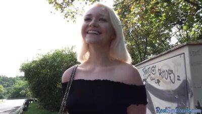 POV Czech teen4cash enjoys outdoor sex - sunporno.com - Czech Republic