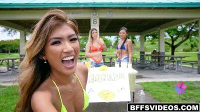 Clara - Lina, Clara and Marley Sells Their Lemonade - sunporno.com