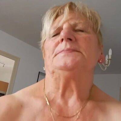 Fucking a sexy older lady - sunporno.com