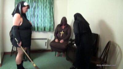 Horny monk fucks old chubby nuns - sunporno.com