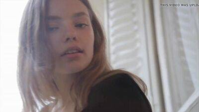 VIDAGE DE COUILLES EN REGLE SUR KRISTINE FROSETH - sunporno.com