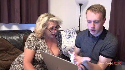 Granny Camilla Seduces The Computer Guy - sunporno.com