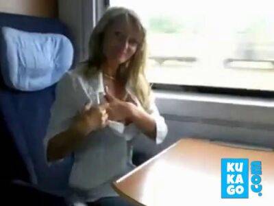 BJ on a train - sunporno.com