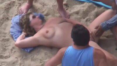 Mature beach play amateur - sunporno.com