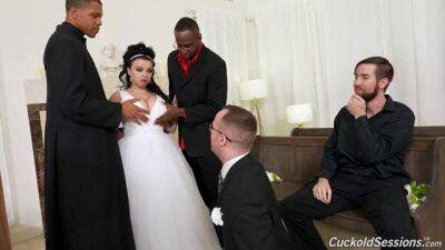 Busty nude MILF gets laid with a bunch of black dudes on her wedding day - sunporno.com