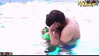 Indian Couple Having Hard Lovemaking In Swimming Pool - sunporno.com - India