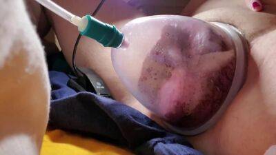 Using Breast Pump on Pussy - sunporno.com