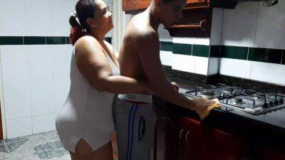 Fucking the neighbor in the kitchen - sunporno.com - Colombia