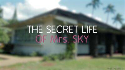 Reena Sky and Eliza Jane in The Secret Life Of Sky - sunporno.com