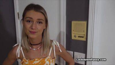 Homemade quickie with slutty blonde neighbor - sunporno.com