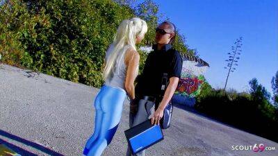 FIT MOM STACY IN LEGGINGS TALK TO PUBLIC FUCK BY FRIEND - Hardcore - sunporno.com