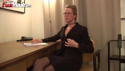 Mature ugly blond secretary gives a solid blowjob to her co-worker for sperm - sunporno.com