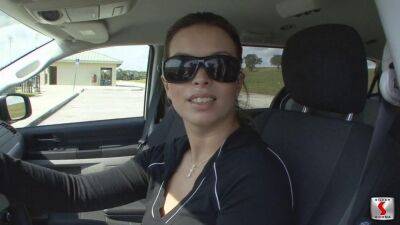 Baily - Soccermom pickup - car sex - sunporno.com