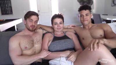 Beautiful bisexual threesome - sunporno.com