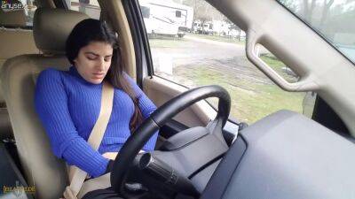 Hope no one will hear my loud moans while I rub my clit in my car - sunporno.com