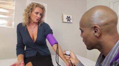 Cougars Like It Black - Jade Jameson Medical Exam - sunporno.com