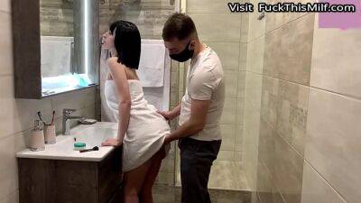 Fucked a friend's fiancee in the bathroom and she was late for the ceremony - sunporno.com