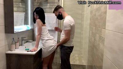 Fucked a friend's fiancee in the bathroom and she was late for the ceremony - sunporno.com