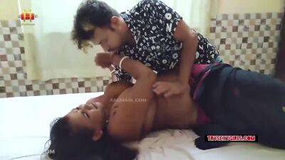 Bhaiya ji ne apne chote Bhai ki hot patni ko choda - sunporno.com - India