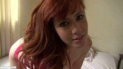 Freckle redhead teen Elle Alexandra pleasing her quim with vibrator - sunporno.com