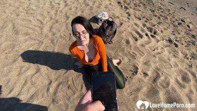 I got a great blowjob in the desert - sunporno.com